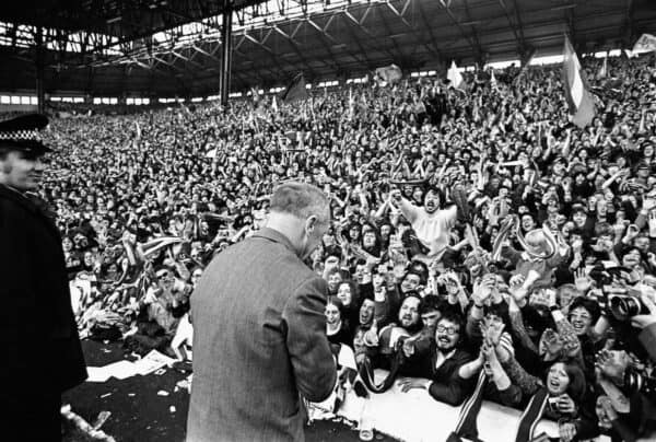 The Kop worships at the feet of Liverpool manager Bill Shankly, 1973 (PA Images / Alamy Stock Photo)