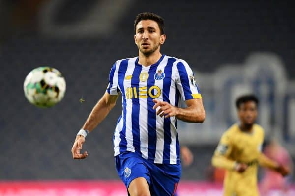 2ECF3YJ Dragao Stadium, Porto, Portugal. 13th Feb, 2021. Portuguese Championship Football, FC Porto versus Boa Vista; Marko Grujic of FC Porto chases the through ball Credit: Action Plus Sports/Alamy Live News