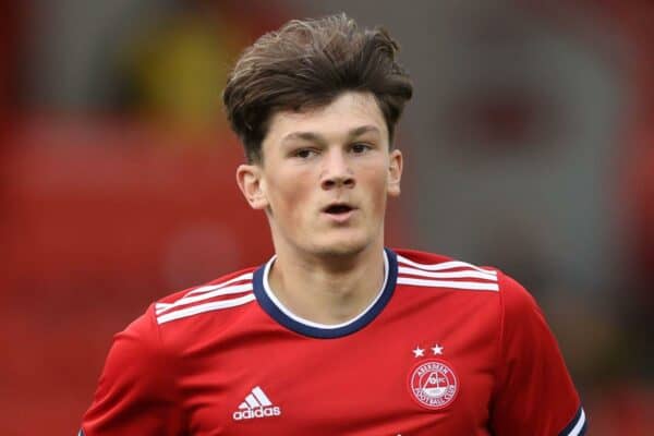 2G93C4D Calvin Ramsay de Aberdeen durante la segunda ronda de clasificación de la UEFA Europa Conference League, partido de ida en el estadio Pittodrie, Aberdeen.  Imagen fecha: jueves 22 de julio de 2021.