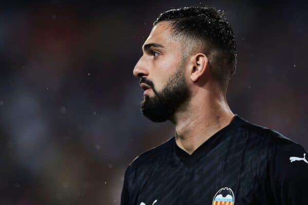 2T3M9BX Giorgi Mamardashvili of Valencia CF looks on during the LaLiga EA Sports match between Valencia CF and Cadiz CF at Estadio Mestalla on October 23, 20 (saolab / Alamy Stock Photo)