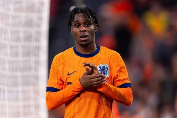 2WW9XJ1 Amsterdam, Netherlands. 22nd Mar, 2024. AMSTERDAM, NETHERLANDS - MARCH 22: Jeremie Frimpong of Netherlands applauds for the fans during the International Friendly match between Netherlands and Scotland at the Johan Cruijff ArenA on March 22, 2024 in Amsterdam, Netherlands. (Photo by Joris Verwijst/BSR Agency) Credit: BSR Agency/Alamy Live News