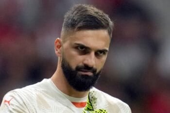 Madrid, Spain. 15th Sep, 2024. Giorgi Mamardashvili of Valencia CF during the La Liga EA Sports match between Atletico de Madrid and Valencia CF played at Civitas Metropolitano Stadium on 15 Sep, 2024 in Madrid, Spain. (Photo by Juan Perez/PRESSINPHOTO) C