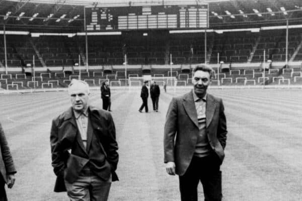 G5F4F3 Liverpool Manager Bill Shankly (C) and Trainer Joe Fagan (R) accompanied by a Wembley Stadium groundsman. 3 May 1974. (PA Images / Alamy Stock Photo)