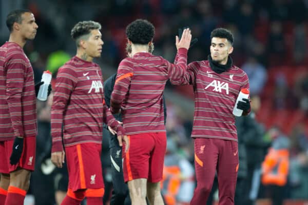 LIVERPOOL, ENGLAND - Thursday, February 10, 2022: Liverpool’s Luis Diaz (R) drinks with team mates during team warm up before the FA Premier League match between Liverpool FC and Leicester City FC at Anfield. (Pic by Lindsey Parneby/Propaganda)