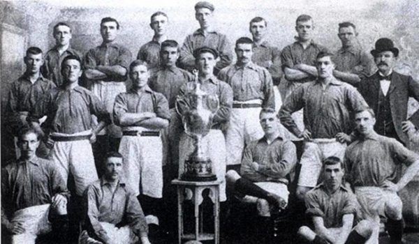 Liverpool FC squad photo season 1900/01 - 1900s