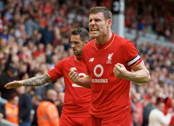 LIVERPOOL, INGLATERRA - Sábado, 26 de septiembre de 2015: James Milner de Liverpool celebra después de la victoria por 3-2 sobre Aston Villa durante el partido de la Premier League en Anfield.  (Foto de David Rawcliffe/Propaganda)