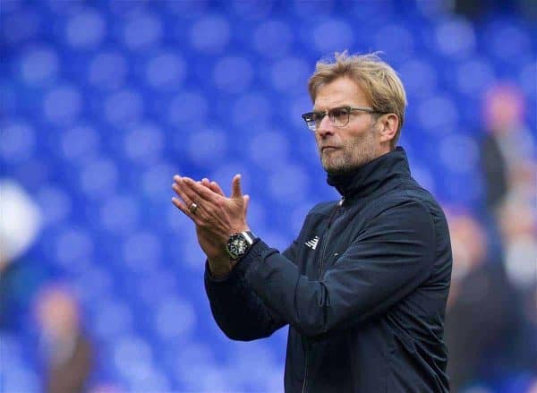 LONDON, ENGLAND - Saturday, October 17, 2015: Liverpool's manager Jürgen Klopp applauds the travelling supporters after the goal-less draw with Tottenham Hotspur during the Premier League match at White Hart Lane. (Pic by David Rawcliffe/Kloppaganda)