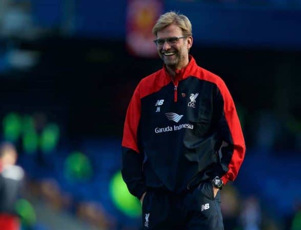 LONDON, ENGLAND - Saturday, October 31, 2015: Liverpool's manager Jürgen Klopp watches his side warm-up before the Premier League match against Chelsea at Stamford Bridge. (Pic by David Rawcliffe/Propaganda)