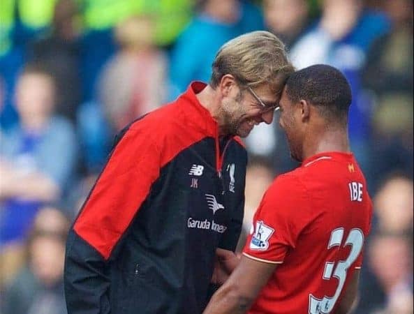 LONDON, ENGLAND - Saturday, October 31, 2015: Liverpool's manager Jürgen Klopp celebrates with Jordon Ibe after the 3-1 victory over Chelsea during the Premier League match at Stamford Bridge. (Pic by David Rawcliffe/Propaganda)