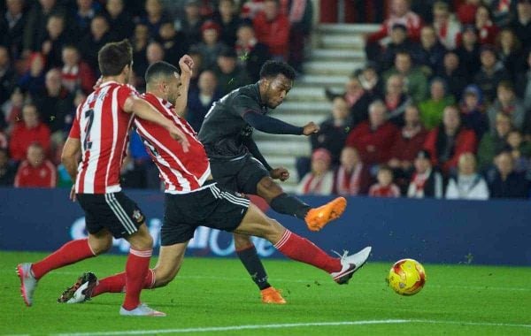 SOUTHAMPTON, ENGLAND - Wednesday, December 2, 2015: Liverpool's Daniel Sturridge scores the first equalising goal against Southampton during the Football League Cup Quarter-Final match at St. Mary's Stadium. (Pic by David Rawcliffe/Propaganda)