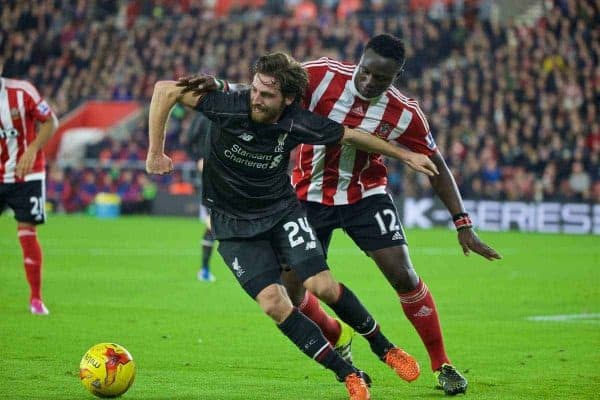 SOUTHAMPTON, ENGLAND - Wednesday, December 2, 2015: Liverpool's Joe Allen in action against Southampton's Victor Wanyama during the Football League Cup Quarter-Final match at St. Mary's Stadium. (Pic by David Rawcliffe/Propaganda)