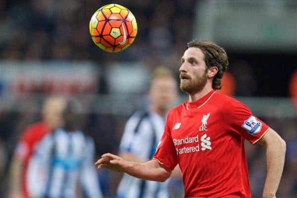 NEWCASTLE-UPON-TYNE, ENGLAND - Sunday, December 6, 2015: Liverpool's Joe Allen in action against Newcastle United during the Premier League match at St. James' Park. (Pic by David Rawcliffe/Propaganda)