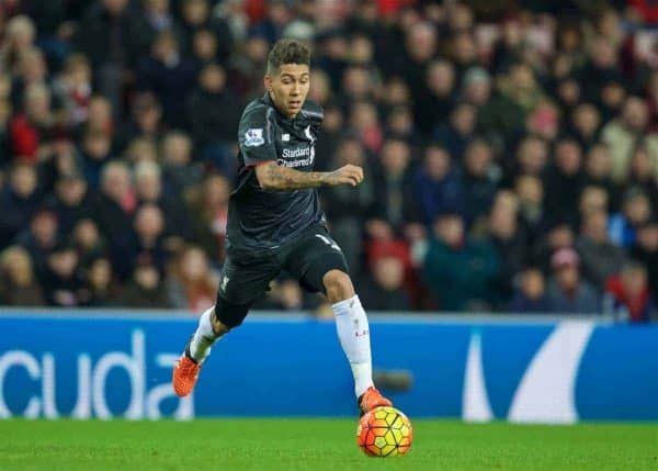 SUNDERLAND, ENGLAND - Wednesday, December 30, 2015: Liverpool's Roberto Firmino in action against Sunderland during the Premier League match at the Stadium of Light. (Pic by David Rawcliffe/Propaganda)