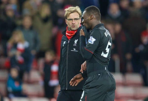 SUNDERLAND, ENGLAND - Wednesday, December 30, 2015: Liverpool's manager Jürgen Klopp chats with match-winning goal-scorer Christian Benteke after the 1-0 victory over Sunderland during the Premier League match at the Stadium of Light. (Pic by David Rawcliffe/Propaganda)