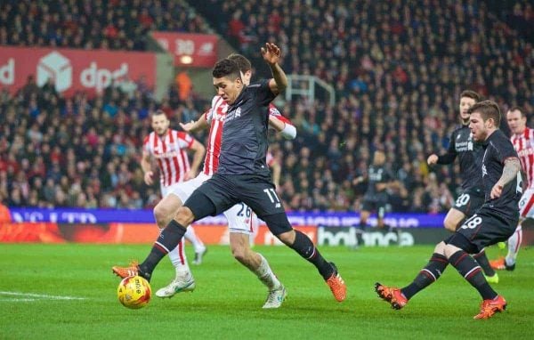 STOKE-ON-TRENT, ENGLAND - Tuesday, January 5, 2016: Liverpool's Roberto Firmino in action against Stoke City during the Football League Cup Semi-Final 1st Leg match at the Britannia Stadium. (Pic by David Rawcliffe/Propaganda)