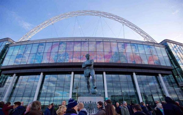 LONDON, ENGLAND - Sunday, February 28, 2016: The Bobby Moore statue before the Football League Cup Final match between Liverpool and Manchester City at Wembley Stadium. (Pic by David Rawcliffe/Propaganda)