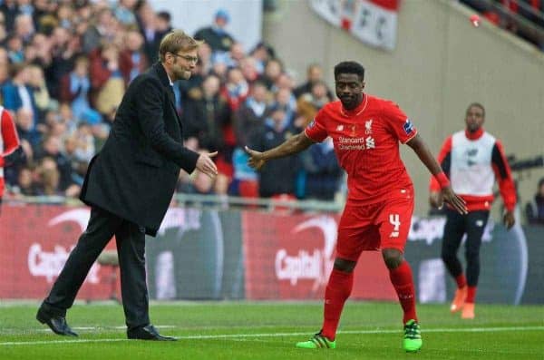 LONDON, ENGLAND - Sunday, February 28, 2016: Liverpool's manager Jürgen Klopp sends on substitute Kolo Toure against Manchester City during the Football League Cup Final match at Wembley Stadium. (Pic by David Rawcliffe/Propaganda)