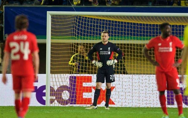 VILLRREAL, SPAIN - Thursday, April 28, 2016: Liverpool's goalkeeper Simon Mignolet looks dejected after an injury-time winning goal for Villarreal CF during the UEFA Europa League Semi-Final 1st Leg match at Estadio El Madrigal. (Pic by David Rawcliffe/Propaganda)