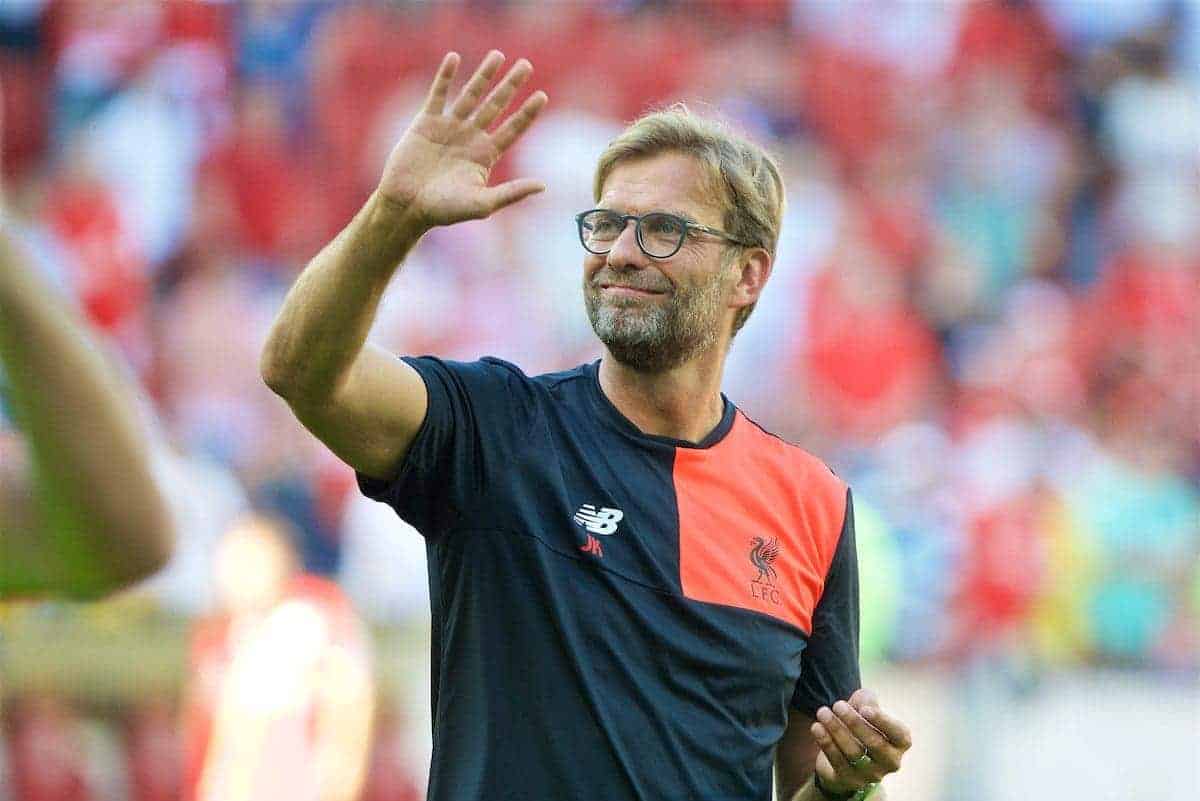 MAINZ, GERMANY - Sunday, August 7, 2016: Liverpool's manager Jürgen Klopp applauds the FSV Mainz 05 supporters after the pre-season friendly match at the Opel Arena. (Pic by David Rawcliffe/Propaganda)
