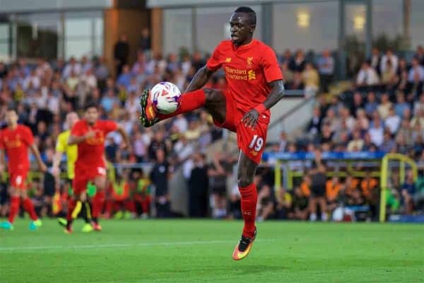 BURTON-UPON-TRENT, ENGLAND - Tuesday, August 23, 2016: Liverpool's Sadio Mane in action against Burton Albion during the Football League Cup 2nd Round match at the Pirelli Stadium. (Pic by David Rawcliffe/Propaganda)