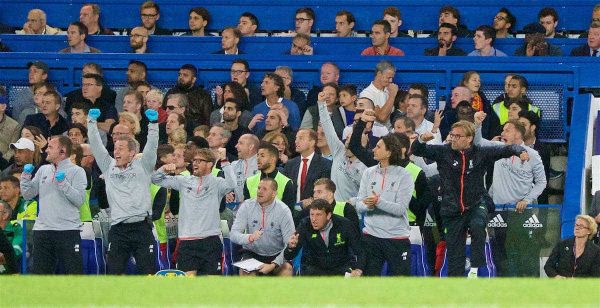 LONDON, ENGLAND - Friday, September 16, 2016: Liverpool's manager Jürgen Klopp celebrates the opening goal against Chelsea during the FA Premier League match at Stamford Bridge. (Pic by Xiaoxuan Lin/Propaganda)