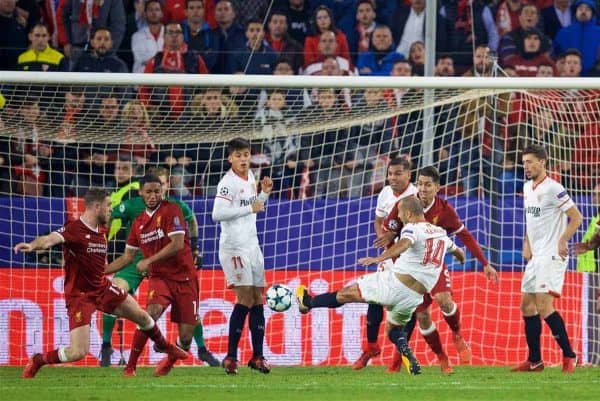 SEVILLE, SPAIN - Tuesday, November 21, 2017: Sevilla's Guido Pizarro scores a late equalising goal to seal a dramatic 3-3 draw, after being down 3-0 at half-time, during the UEFA Champions League Group E match between Sevilla FC and Liverpool FC at the Estadio RamÛn S·nchez Pizju·n. (Pic by David Rawcliffe/Propaganda)