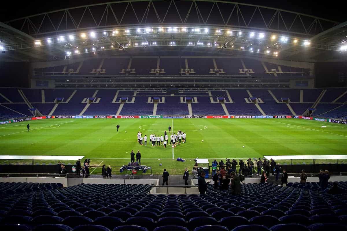 PORTO, PORTUGAL - Tuesday, February 13, 2018: Liverpool's manager Jürgen Klopp speaks to his players during a training session at the Estádio do Dragão ahead of the UEFA Champions League Round of 16 1st leg match between FC Porto and Liverpool FC. (Pic by David Rawcliffe/Propaganda)