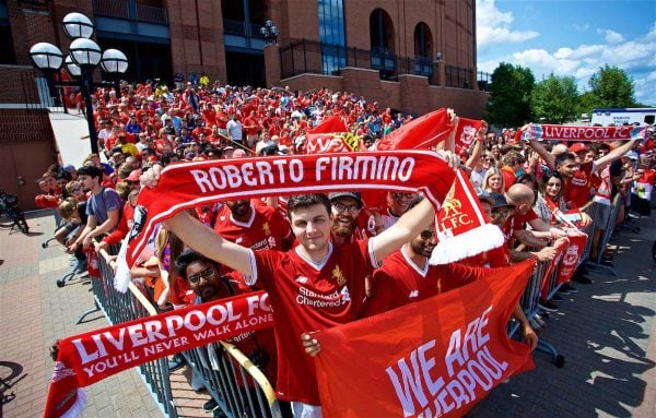 ANN ARBOR, USA - Saturday, July 28, 2018: Liverpool supporters wait for the team to arrive before the preseason International Champions Cup match between Manchester United and Liverpool FC at the Michigan Stadium. (Pic by David Rawcliffe/Propaganda)