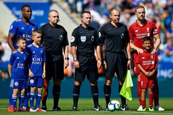 LEICESTER, ENGLAND - Saturday, September 1, 2018: Leicester City's captain Wes Morgan (left), Liverpool's captain Jordan Henderson (right) and referees before the FA Premier League match between Leicester City and Liverpool at the King Power Stadium. (Pic by David Rawcliffe/Propaganda)