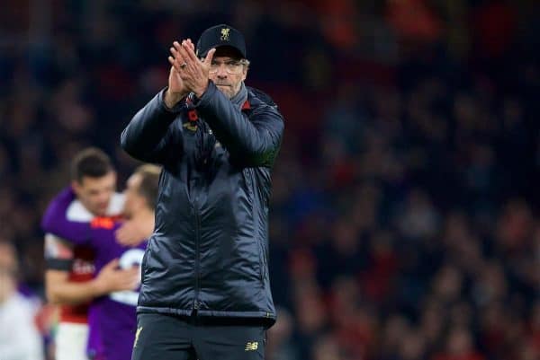 LONDON, ENGLAND - Saturday, November 3, 2018: Liverpool's manager Jürgen Klopp applauds the supporters after the FA Premier League match between Arsenal FC and Liverpool FC at Emirates Stadium. (Pic by David Rawcliffe/Propaganda)