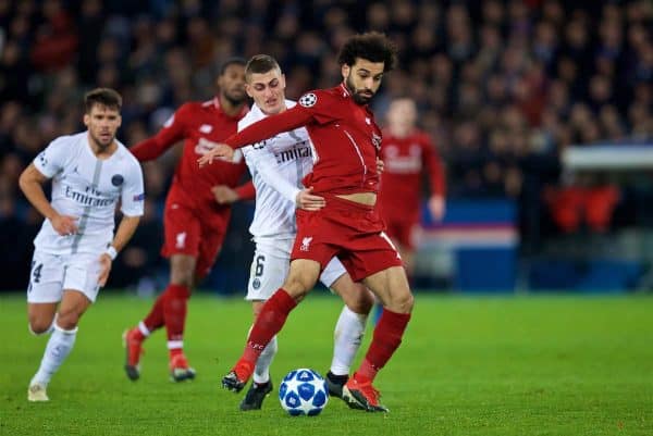 PARIS, FRANCE - Wednesday, November 28, 2018: Liverpool's Mohamed Salah is pulled back by Paris Saint-Germain's Marco Verratti during the UEFA Champions League Group C match between Paris Saint-Germain and Liverpool FC at Parc des Princes. (Pic by David Rawcliffe/Propaganda)