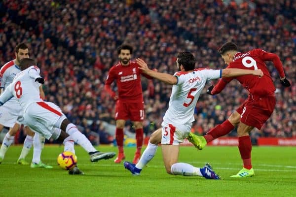 LIVERPOOL, ENGLAND - Saturday, January 19, 2019: Liverpool's Roberto Firmino shoots during the FA Premier League match between Liverpool FC and Crystal Palace FC at Anfield. (Pic by David Rawcliffe/Propaganda)