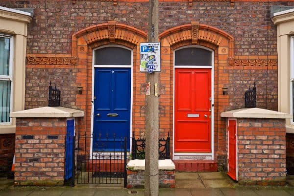 LIVERPOOL, ENGLAND - Sunday, March 3, 2019: A blue an red front door of neighbours in a local street to the two stadiums of Everton and Liverpool pictured before the FA Premier League match between Everton FC and Liverpool FC, the 233rd Merseyside Derby, at Goodison Park. (Pic by Paul Greenwood/Propaganda)