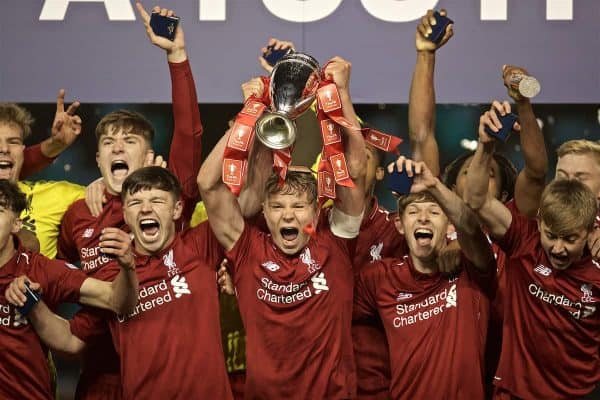 MANCHESTER, ENGLAND - Thursday, April 25, 2019: Liverpool's captain Paul Glatzel celebrates with the trophy after the FA Youth Cup Final match between Manchester City FC and Liverpool FC at the Academy Stadium. Liverpool won 5-4 on penalties after a 1-1 extra-time draw. (Pic by David Rawcliffe/Propaganda)