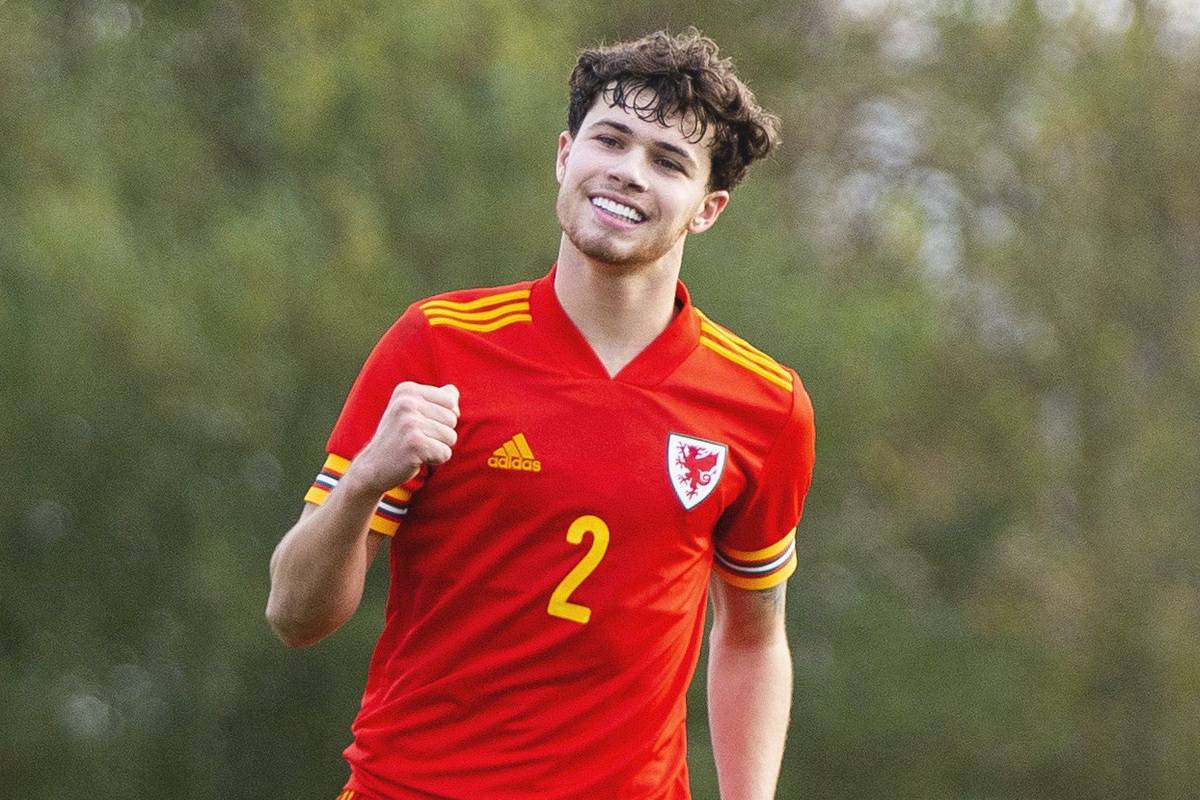 CARDIFF, WALES - Saturday, November 16, 2019: Walesí Neco Williams celebrates scoring his side's first goal from the penalty spot during the UEFA Under-19 Championship Qualifying Group 5 match between Russia and Wales at the Cardiff International Sports Stadium. (Pic by Mark Hawkins/Propaganda)