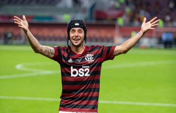 DOHA, QATAR - Tuesday, December 17, 2019: CR Flamengo's Rafael Alcântara do Nascimento 'Rafinha' celebrates after the FIFA Club World Cup Qatar 2019 Semi-Final match between CR Flamengo and Al Hilal FC at the Khalifa Stadium. CR Flamengo won 3-1. (Pic by David Rawcliffe/Propaganda)