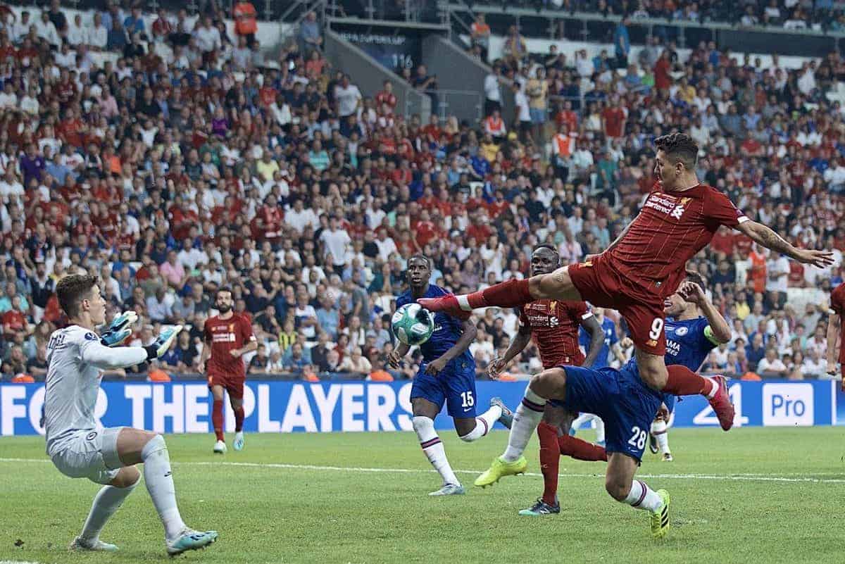 ISTANBUL, TURKEY - Wednesday, August 14, 2019: Liverpool's Roberto Firmino sets-up team-mate Sadio Mane for the first equalising goal during the UEFA Super Cup match between Liverpool FC and Chelsea FC at Besiktas Park. (Pic by David Rawcliffe/Propaganda)