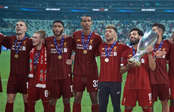 ISTANBUL, TURKEY - Wednesday, August 14, 2019: Liverpool's Mohamed Salah celebrates with the trophy after winning the Super Cup after the UEFA Super Cup match between Liverpool FC and Chelsea FC at Besiktas Park. Liverpool won 5-4 on penalties after a 1-1 draw. Captain Jordan Henderson, Harvey Elliott, Joe Gomez, Joel Matip, Alex Oxlade-Chamberlain, Mohamed Salah, Roberto Firmino, Georginio Wijnaldum, Ki-Jana Hoever, Divock Origi, first-team development coach Pepijn Lijnders, Adam Lallana. (Pic by David Rawcliffe/Propaganda)