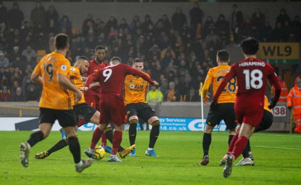 WOLVERHAMPTON, ENGLAND - Thursday, January 23, 2020: Liverpool's Roberto Firmino scores the second goal during the FA Premier League match between Wolverhampton Wanderers FC and Liverpool FC at Molineux Stadium. (Pic by David Rawcliffe/Propaganda)