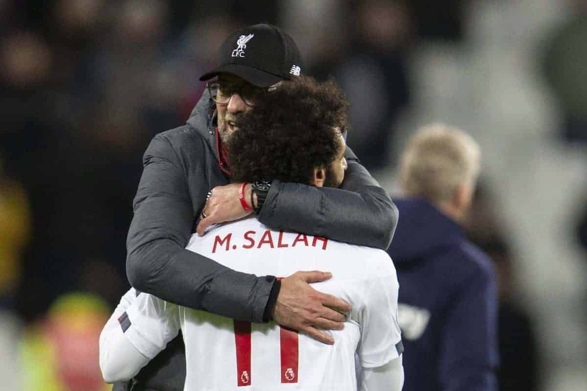 LONDON, ENGLAND - Wednesday, January 29, 2020: Liverpool's manager Jürgen Klopp embraces Mohamed Salah after the FA Premier League match between West Ham United FC and Liverpool FC at the London Stadium. Liverpool won 2-0. (Pic by David Rawcliffe/Propaganda)