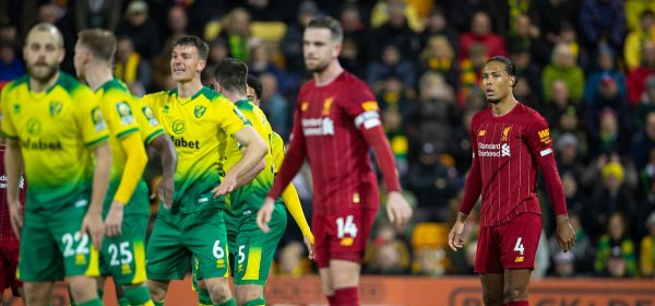 NORWICH, ENGLAND - Saturday, February 15, 2020: Liverpool's Virgil van Dijk awaits a free-kick during the FA Premier League match between Norwich City FC and Liverpool FC at Carrow Road. (Pic by David Rawcliffe/Propaganda)