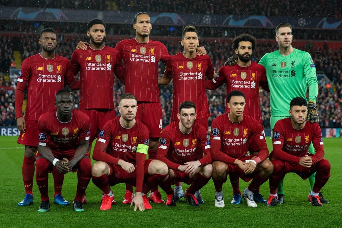 LIVERPOOL, ENGLAND - Wednesday, March 11, 2020: Liverpool's players line-up for a team group photograph before the UEFA Champions League Round of 16 2nd Leg match between Liverpool FC and Club Atlético de Madrid at Anfield. Back row L-R: Georginio Wijnaldum, Joe Gomez, Virgil van Dijk, Roberto Firmino, Mohamed Salah, goalkeeper Adrián San Miguel del Castillo. Front row L-R: Sadio Mané, captain Jordan Henderson, Andy Robertson, Trent Alexander-Arnold, Alex Oxlade-Chamberlain. (Pic by David Rawcliffe/Propaganda)