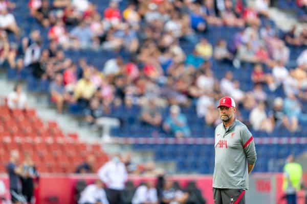 SALZBURG, AUSTRIA - Tuesday, August 25, 2020: Liverpool's manager Jürgen Klopp during the pre-match warm-up before a preseason friendly match between FC Red Bull Salzburg and Liverpool FC at the Red Bull Arena. (Pic by Propaganda)