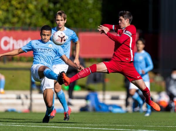 KIRKBY, ENGLAND - Saturday, September 26, 2020: Liverpool's Layton Stewart (R) and Manchester City's Shea Charles during the Under-18 Premier League match between Liverpool FC Under-18's and Manchester City FC Under-18's at the Liverpool Academy. (Pic by David Rawcliffe/Propaganda)