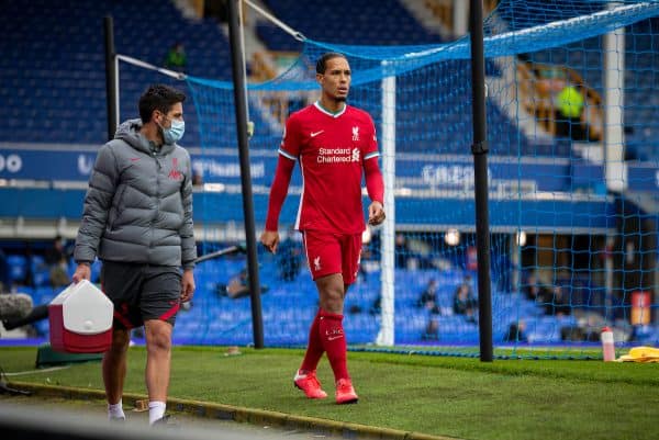 LIVERPOOL, ENGLAND - Saturday, October 17, 2020: Liverpool’s Virgil van Dijk walks off injured during the FA Premier League match between Everton FC and Liverpool FC, the 237th Merseyside Derby, at Goodison Park. The game was played behind closed doors due to the UK government’s social distancing laws during the Coronavirus COVID-19 Pandemic. (Pic by David Rawcliffe/Propaganda)