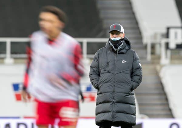 NEWCASTLE-UPON-TYNE, ENGLAND - Wednesday, December 30, 2020: Liverpool’s manager Jürgen Klopp during the pre-match warm-up before the FA Premier League match between Newcastle United FC and Liverpool FC at Anfield. (Pic by David Rawcliffe/Propaganda)