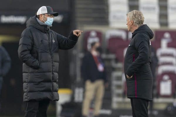 LONDON, ENGLAND - Sunday, January 31, 2021: Liverpool's manager Jürgen Klopp (L) and West Ham United's manager David Moyes during the pre-match warm-up before the FA Premier League match between West Ham United FC and Liverpool FC at the London Stadium. (Pic by David Rawcliffe/Propaganda)