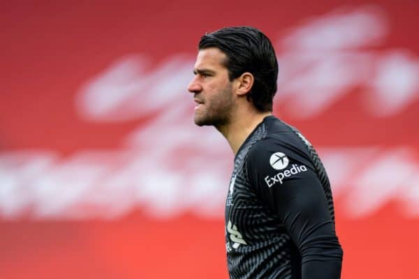 LIVERPOOL, ANGLETERRE - Samedi 10 avril 2021: le gardien de Liverpool Alisson Becker, sans sa moustache, lors du match de la FA Premier League entre Liverpool FC et Aston Villa FC à Anfield.  (Photo par David Rawcliffe / Propagande)