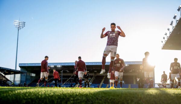 BURNLEY, ENGLAND - Wednesday, May 19, 2021: Burnley's Ashley Westwood during the pre-match warm-up before the FA Premier League match between Burnley FC and Liverpool FC at Turf Moor. (Pic by David Rawcliffe/Propaganda)