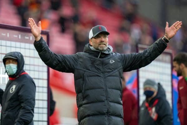 LIVERPOOL, ENGLAND - Sunday, May 23, 2021: Liverpool's manager Jürgen Klopp waves to the supporters after the final FA Premier League match between Liverpool FC and Crystal Palace FC at Anfield. (Pic by David Rawcliffe/Propaganda)